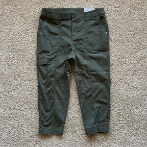 Chico’s Casual Straight Leg Crop Pants Women’s Size 2‎ (US 12) Olive Green NWT